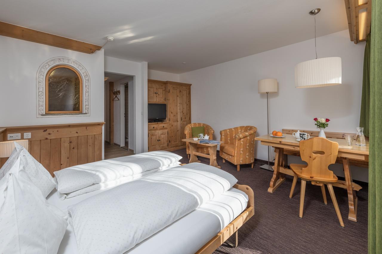 סילס מריה Hotel Seraina מראה חיצוני תמונה