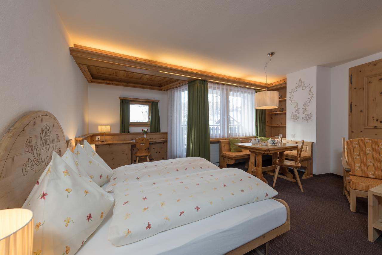 סילס מריה Hotel Seraina מראה חיצוני תמונה