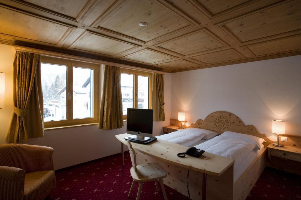 סילס מריה Hotel Seraina מראה חיצוני תמונה